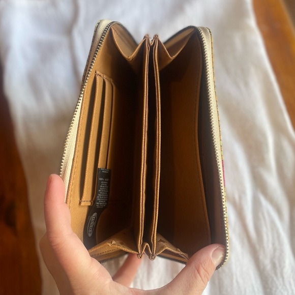 Fossil Wallet - Picture 3 of 4